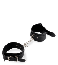 Load image into Gallery viewer, 8-teiliges BDSM-Set aus Kunstleder mit Nieten