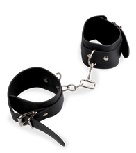 Load image into Gallery viewer, 8-teiliges BDSM-Set aus Kunstleder mit Nieten