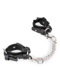 Load image into Gallery viewer, 8-teiliges Bondage-Set aus veganem Lederimitat